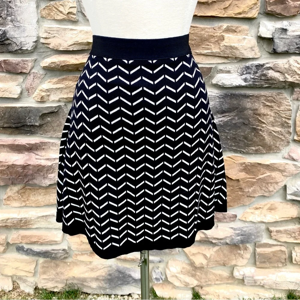 Olive & Oak Knit Skirt - Picture 8 of 14